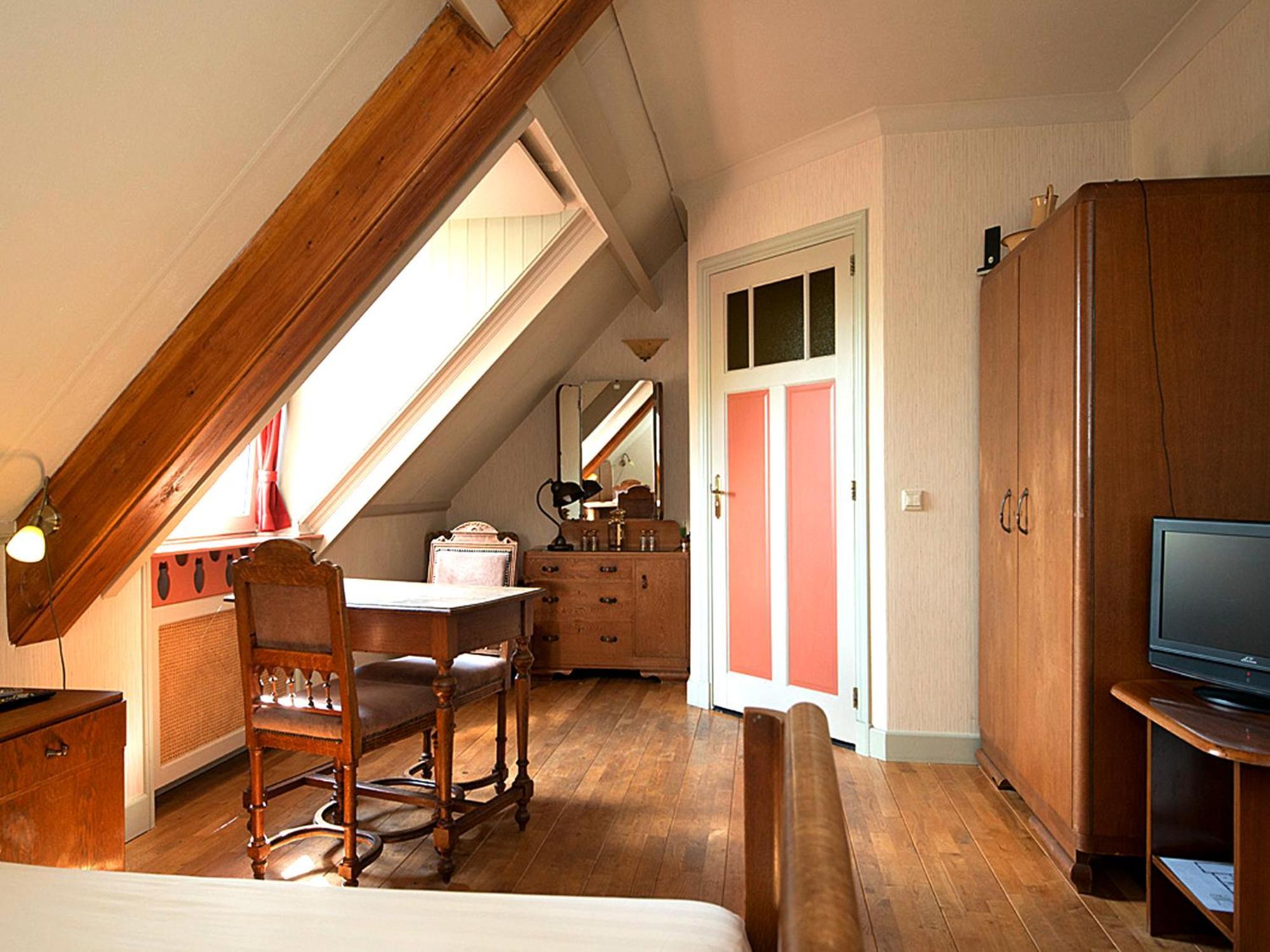 Uylenburg- Du Midi Hotell Delft Rum bild